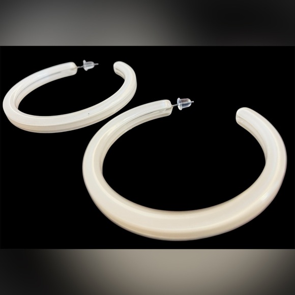 Retro Large Front Clear/ Sides White Plastic Hoop Earrings 2.5”x2.5” - Picture 8 of 8